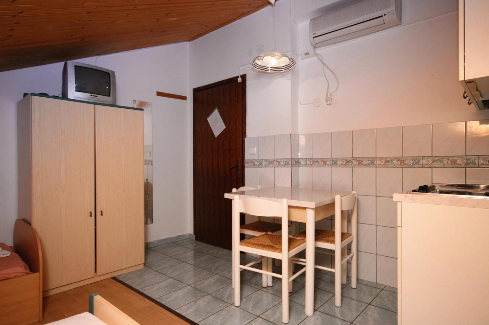 Apartments With Wifi Crikvenica - 5555 Room photo